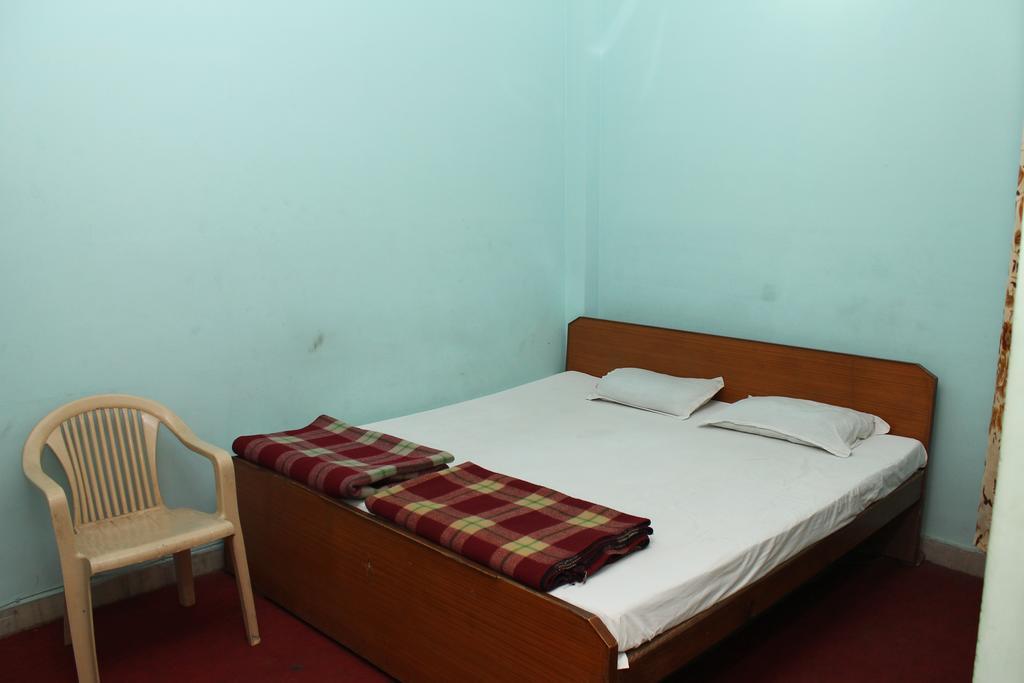 Krishnam Guest House Mathura Exterior photo